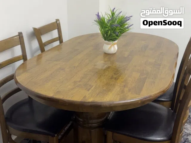 طاولة سفره 5كراسي تفصيل بحال الجديد بسعر مغري