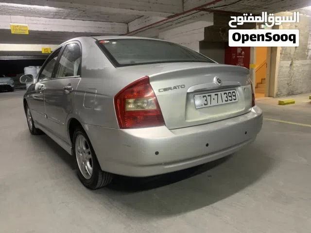 2005 كيا سيراتو LX