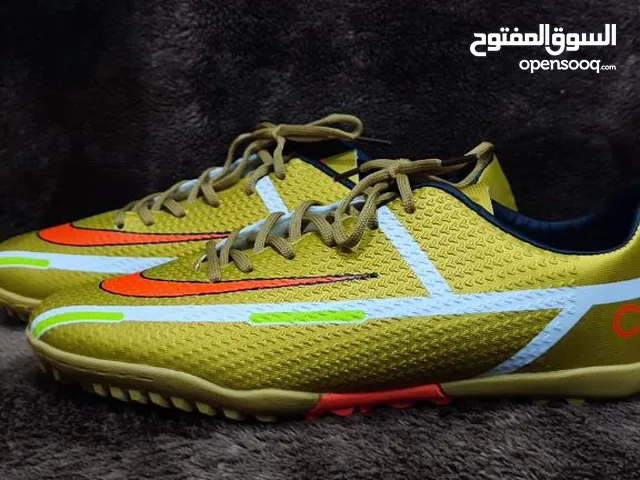 43 Sport Shoes in Zarqa