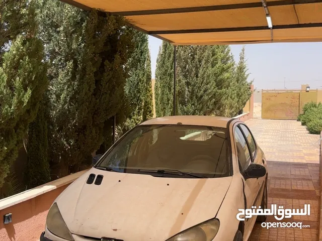 Used Peugeot 206 in Ma'an