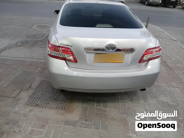 2011 Toyota Camry XLE Sedan with Sunroof and Modern Features - Silver
