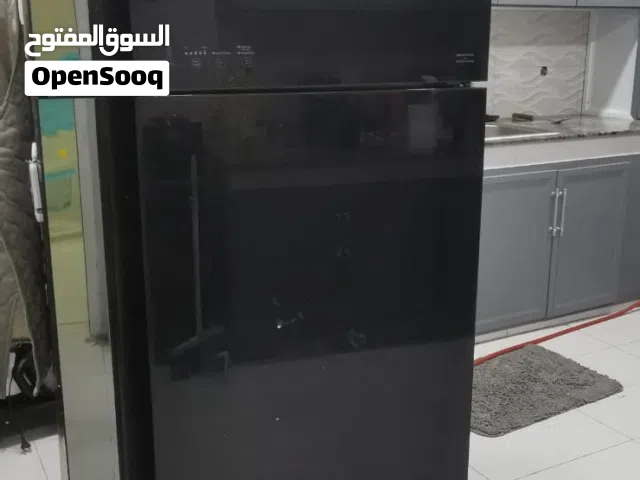 ثلاجه هياتشي للبيع نظيفه شبه جديده