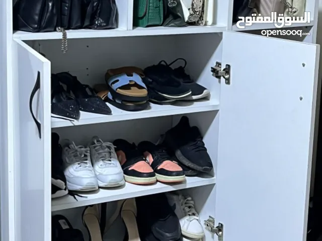 خزانة أحذية خشب mdf  للبيع مناسبة وبحالة ممتازة