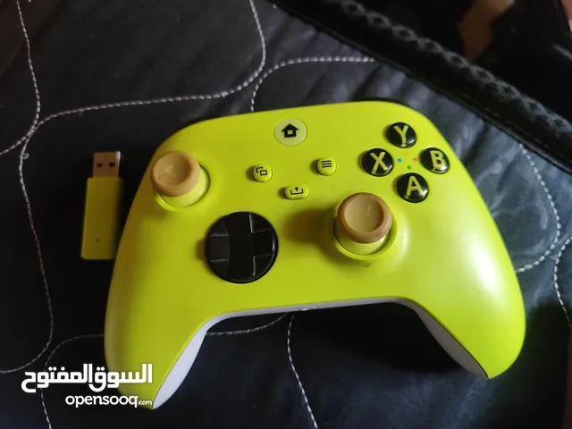 يد شبيه ل الاكس بوكس