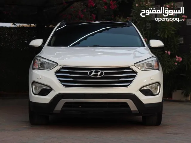 Used Hyundai Grand Santa Fe in Al Dakhiliya
