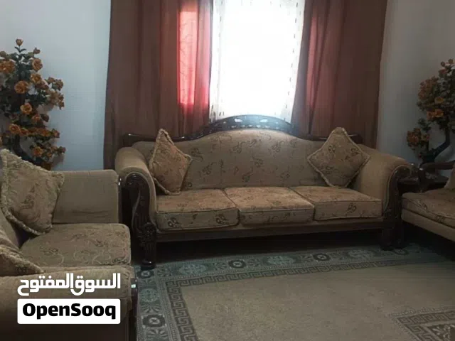 كنب كلاسيكي تقليدي مستعمل للبيع مستعجل