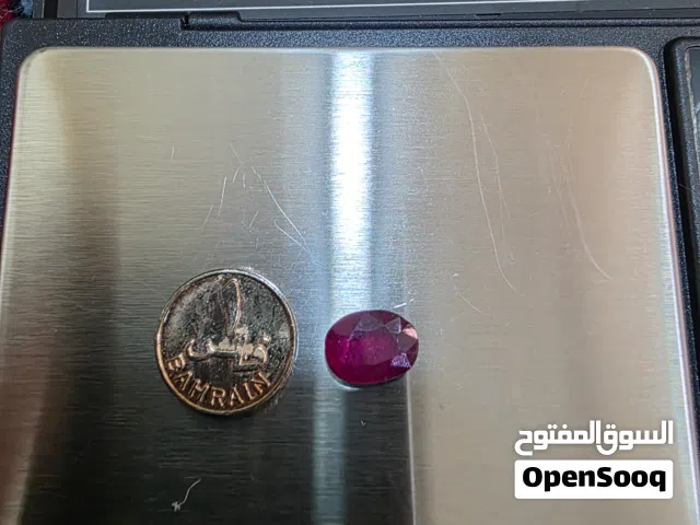 العنوان: للبيع حجر ياقوت أحمر طبيعي (Natural Ruby) بحجم راهي مع شهادة توثيق.