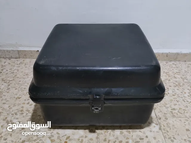 صندوق دلفري 200 ش مستعمل بحالة ممتازه مع قاعده حديد لحمايته من الأوزان الثقيله، الاتصال واتس اب فقط