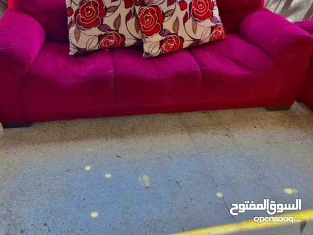 طقم كنب بحاله جيدة للبيع