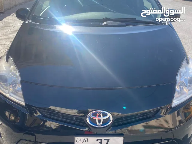 تويوتا بريوس لون اسود موديل 2014