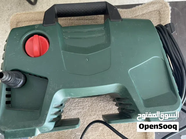 ماكنة غسيل سيارات نوع بوش مستعمله قليلاً جداً مع مسدس رش جديد وصناعي