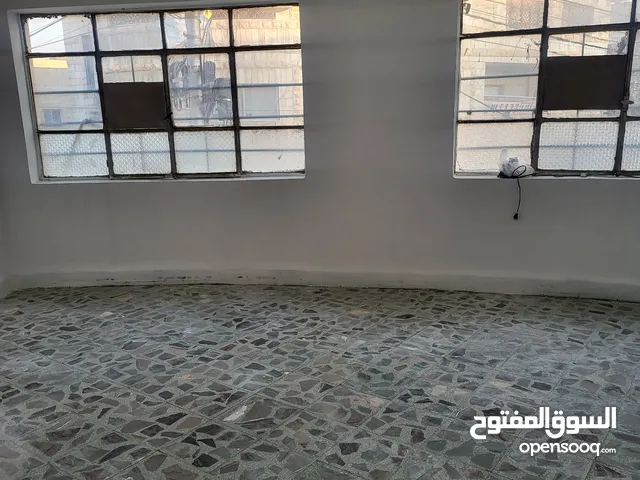 70m2 3 Bedrooms Apartments for Rent in Zarqa Al Souq