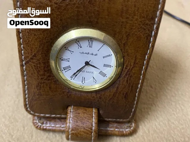 ساعه مكتب من البنك