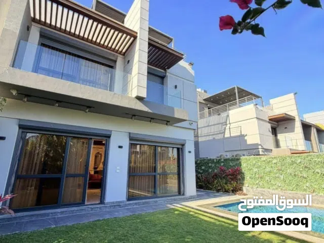 فيلا مفروشه للإيجار اليومي في الشيخ زايد كمبوند بفرلي هيلز موقع رائع جدا