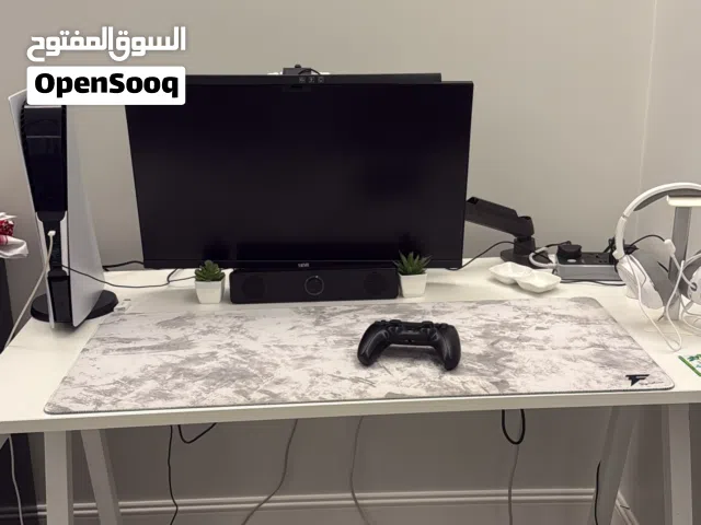 للبيع طاولة قيمنق من ايكيا