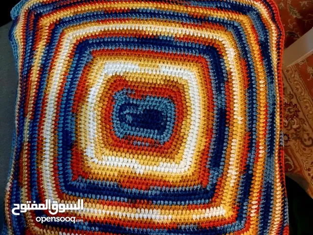 أعمال يدوية بطانيات ومخدات