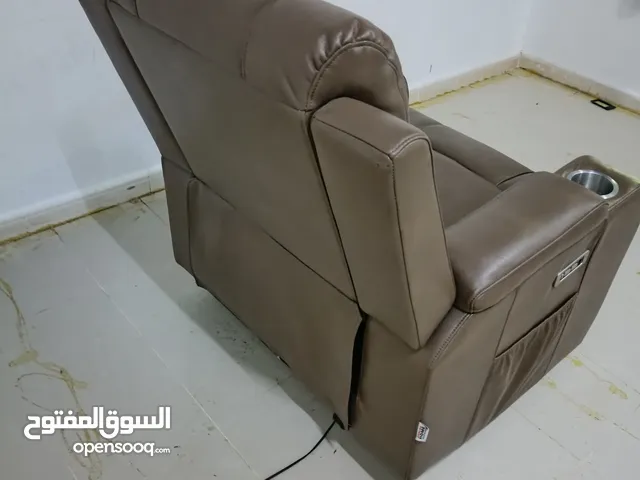 كرسى طبي لكبار السن . والشباب