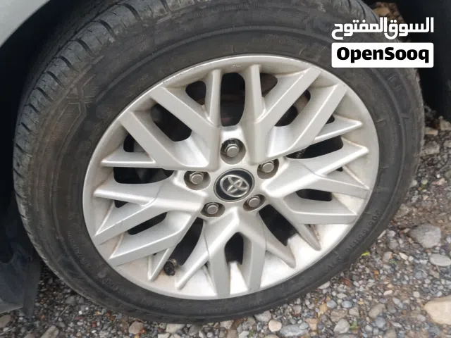 2016 تويوتا كامري LE