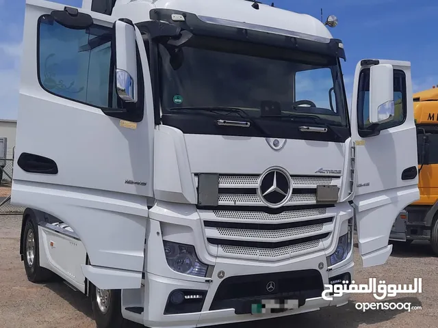 راس تريلا تك الماني MP4 2016 قياس 45 فحص كامل فل كامل طقم كاوتشوك مرخص سنه كامله