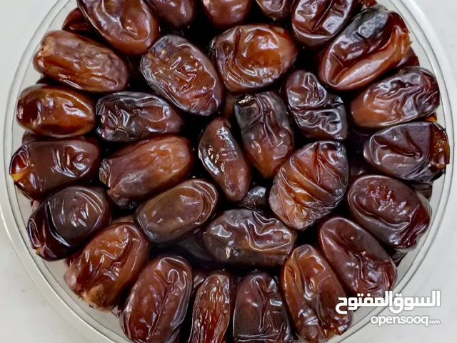 تمر فرض معلب ونظيف