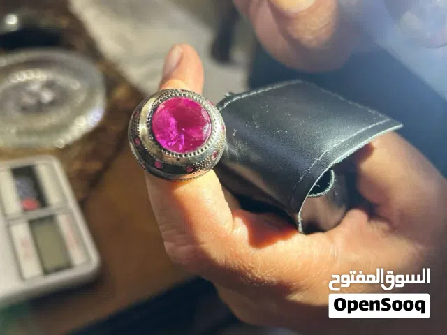 خاتم فضة متوج بالياقوت وزن 24 غرام للبيع او البدل