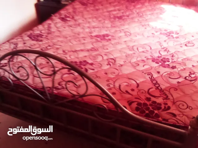 غرفة نوم للبيع اضافة لهديتين تحفيزيتين