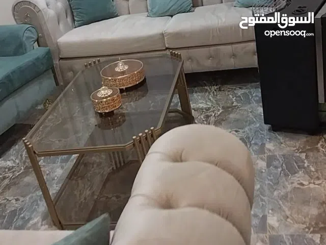 كنب شبه جديد ممتاز وتفصيل من أفضل أنواع الخشب الكنب سعره لوحده دون الطاولات