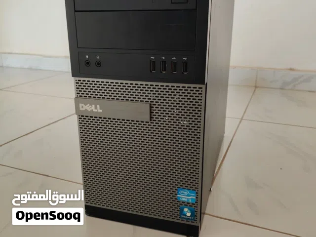 كمبيوتر  مع شاشة وماوس وكيبورد قابل للتعديل