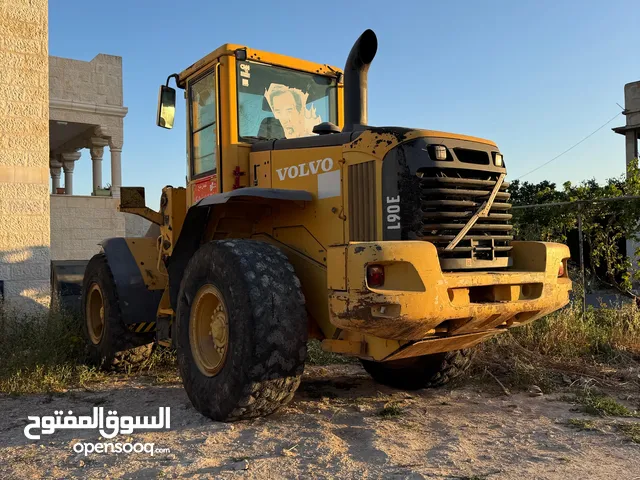 جرافة فولفو L90 موديل 2004 للبيع