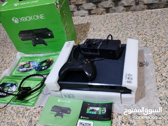 xbox One فات نضيف ما بي أي شي و كل ملحقاته موجوده و مراوس أو بيع و سعره تعال خاص و تعرف سعره