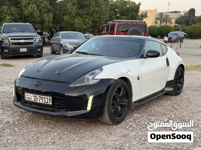 2010 نيسان Z Standard