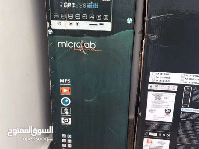 زوج من السماعات