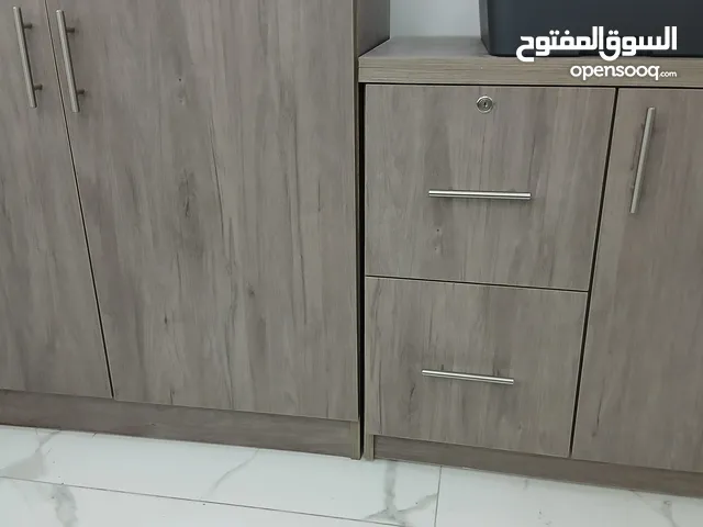 مكتب لإصدار رخص مهن وعقود إيجار