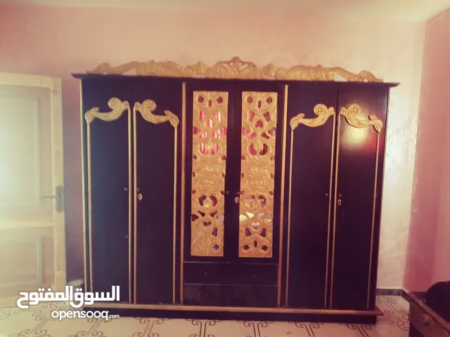 #غرفة #نوم لون ذهبي واسود ملوكي خشب لاتيه ملبسة mdf خشبها ممتاز وثقيل سبب البيع التغيير السعر النهائ