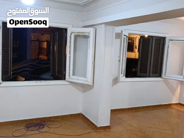 شقة للايجار بستانلي ثاني نمرة بالبحر