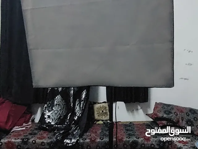 إستاند إضاءة مستعمل بنفع للمحلات التصوير او للناس الي بتحب بتبث