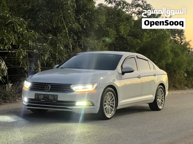 2016 Volkswagen Passat Standard