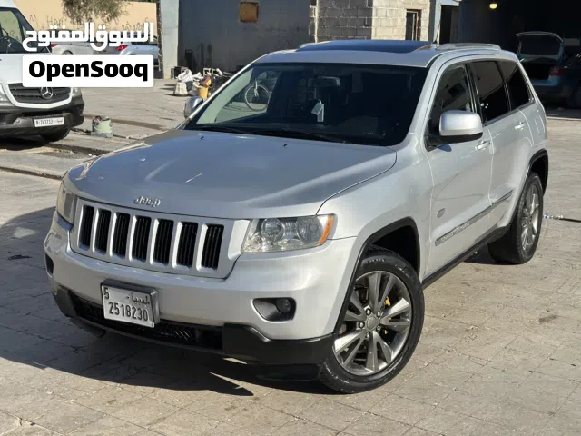2012 جيب جراند شيروكى Limited