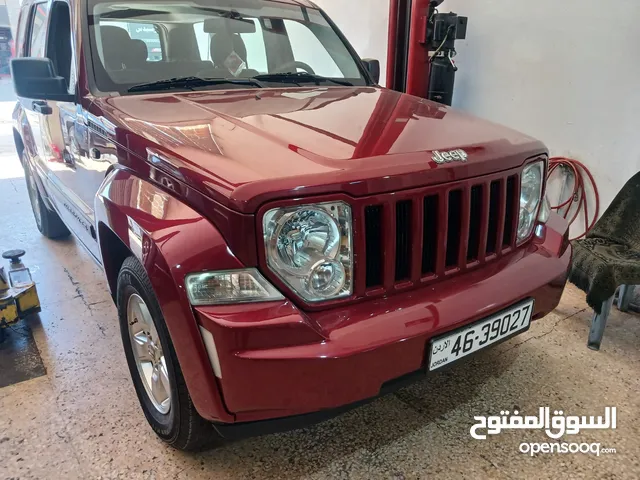 jeep 2012 4×4شاروكي لبيرتي ميكانيك وكاله ..للاستفسار كرت ابيض فحص 7جيد