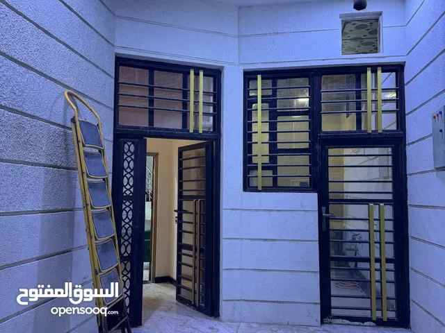 دار للايجار التنومة الاكوات الثانيه 150 متر طابق واحد