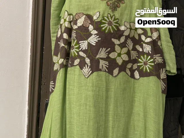 فستان اخضر مميز