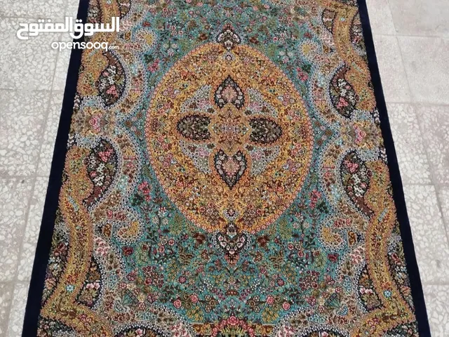 ### **وصف المنتج – سجادة فارسية يدوية من الحرير**