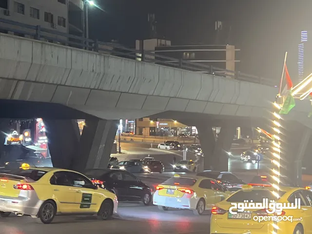 محل للبيع ( خلو) بابين ع الشارع الرئيسي قبل دوار الكيلو ب 50 متر