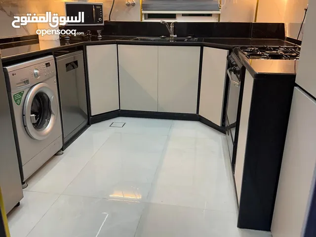 مؤسسه ثائر ابوحويله للالمنيوم والمطابخ وشبابيك ولمقاطع الخاصه وكل مايتعلق بلالمنيوم