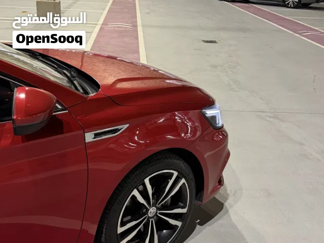 سيارة ام جي 6 موديل 2022 لون أحمر ذات مواصفات خليجية بحالة ممتازة