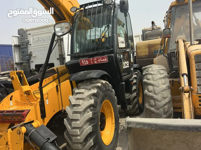 بيع سيارة من نوع بوم لودر جي سي بي 17 متر موديل 2017