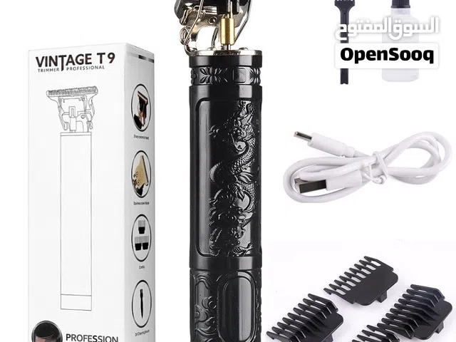 مكينة حلاقه T9 Vintage باللون الاسود تتميز بتصميمها المعدني بمحرك قوي وشفرات حادة من الفولاذ مع 4امش
