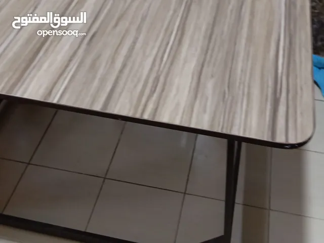 طاولة طعام