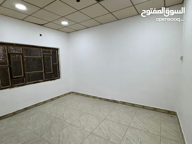 220 m2 3 Bedrooms Townhouse for Rent in Basra Other