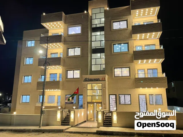 شقق مميزة باجمل مناطق البنيات قرب طريق المطار و جامعة البترا مساحة 140م